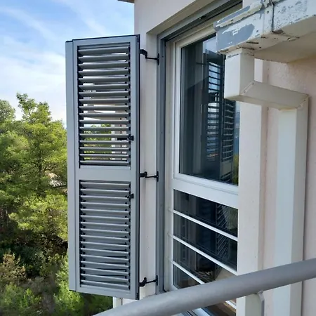 25 King'S Landing In Supetar Apartment Exterior photo