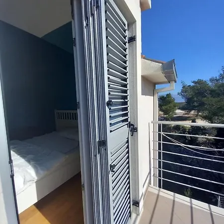 25 King'S Landing In Supetar Apartment Exterior photo