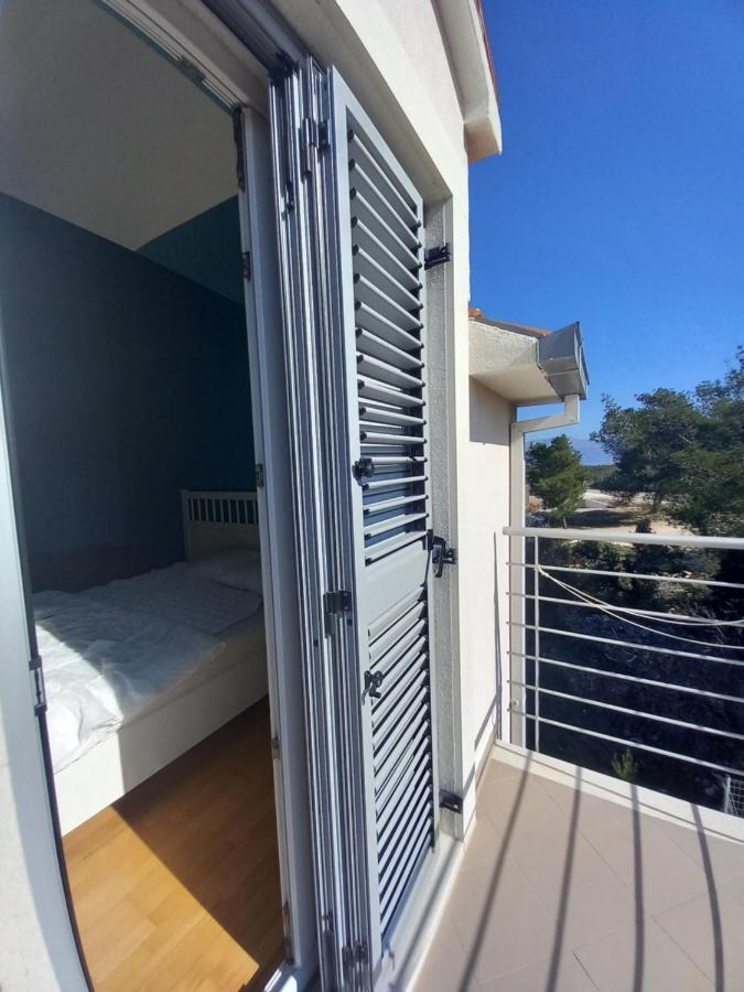 25 King's Landing In * Supetar